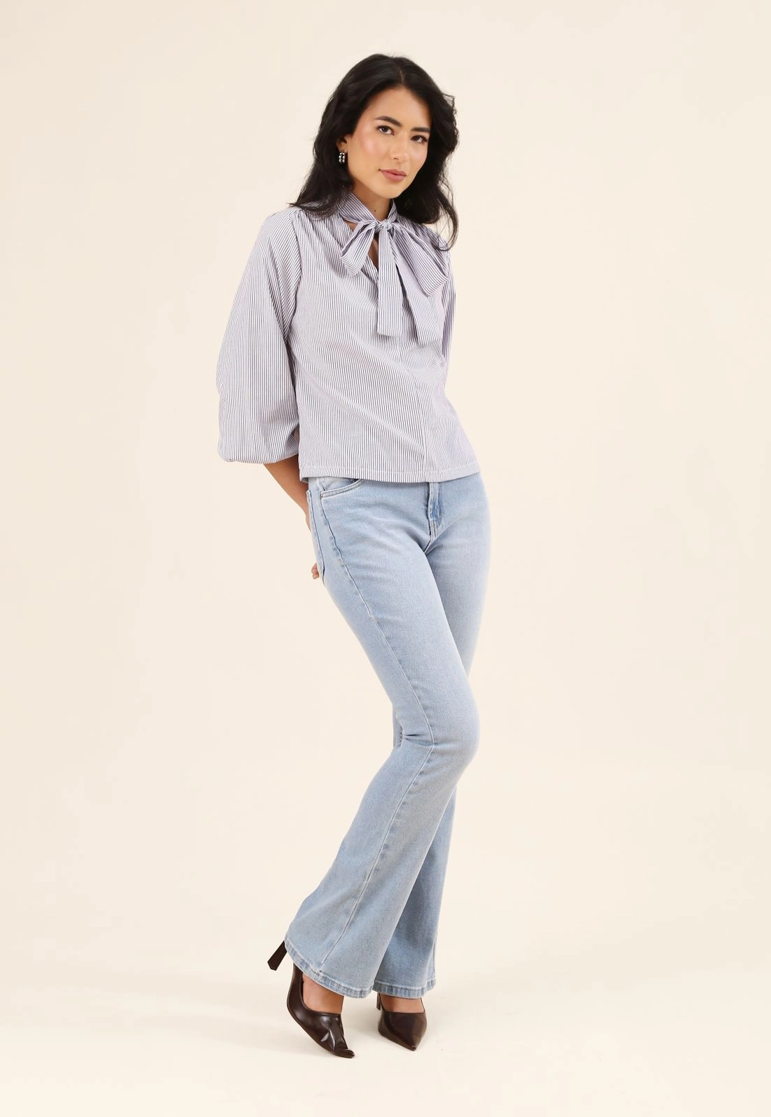 Blusa Com Gola Laço Em Tricoline Listrado