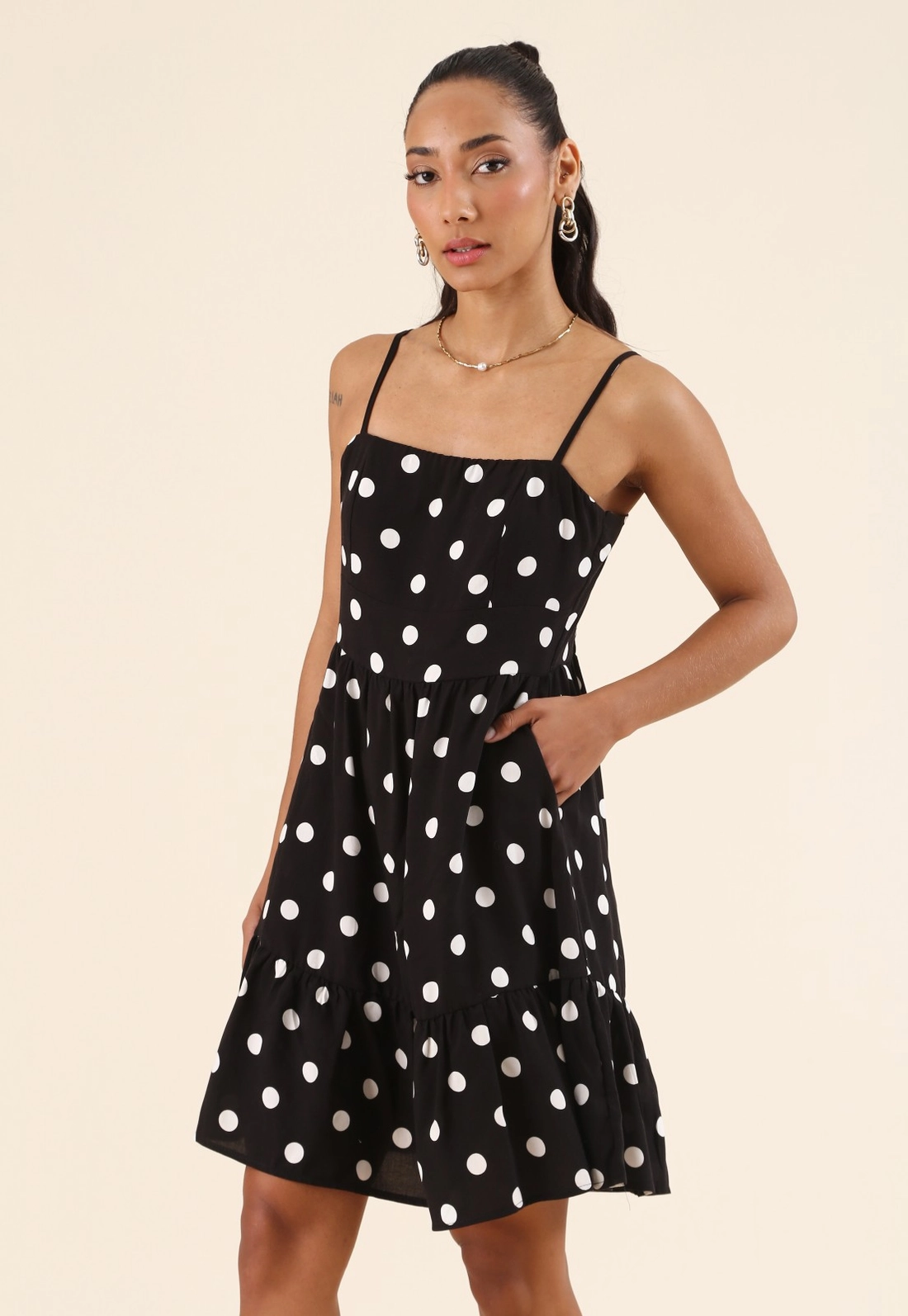 Vestido Curto Com Bolso E Estampa Poá