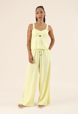 Calça Wide Leg Em Linho Com Elástico No Cós