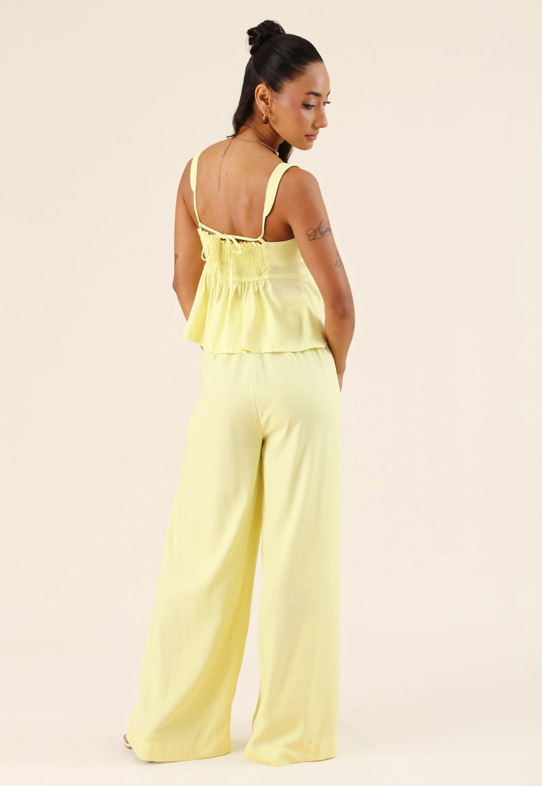 Calça Wide Leg Em Linho Com Elástico No Cós