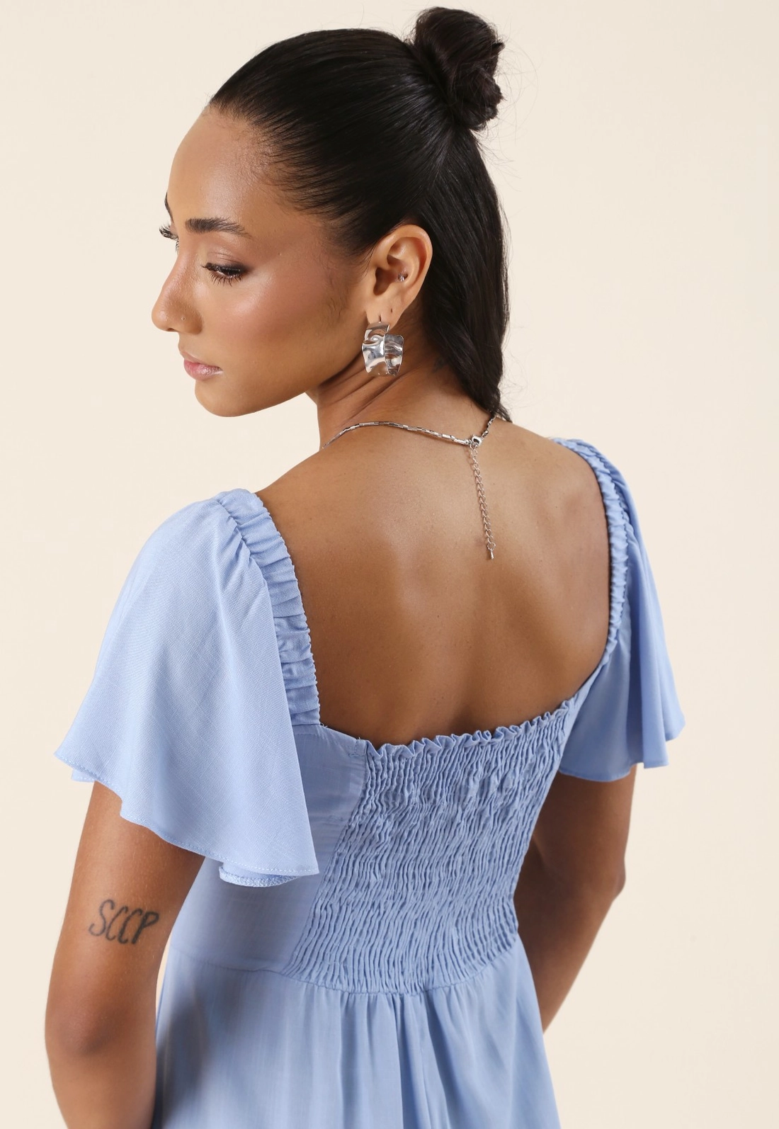 Vestido Midi Com Recorte No Busto E Manga Curta