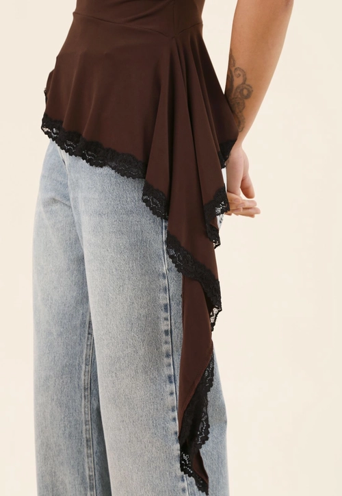 Blusa Assimétrica Com Renda