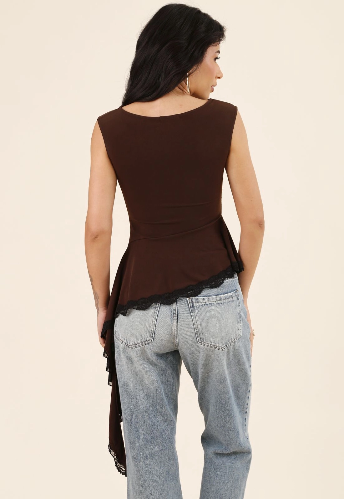 Blusa Assimétrica Com Renda