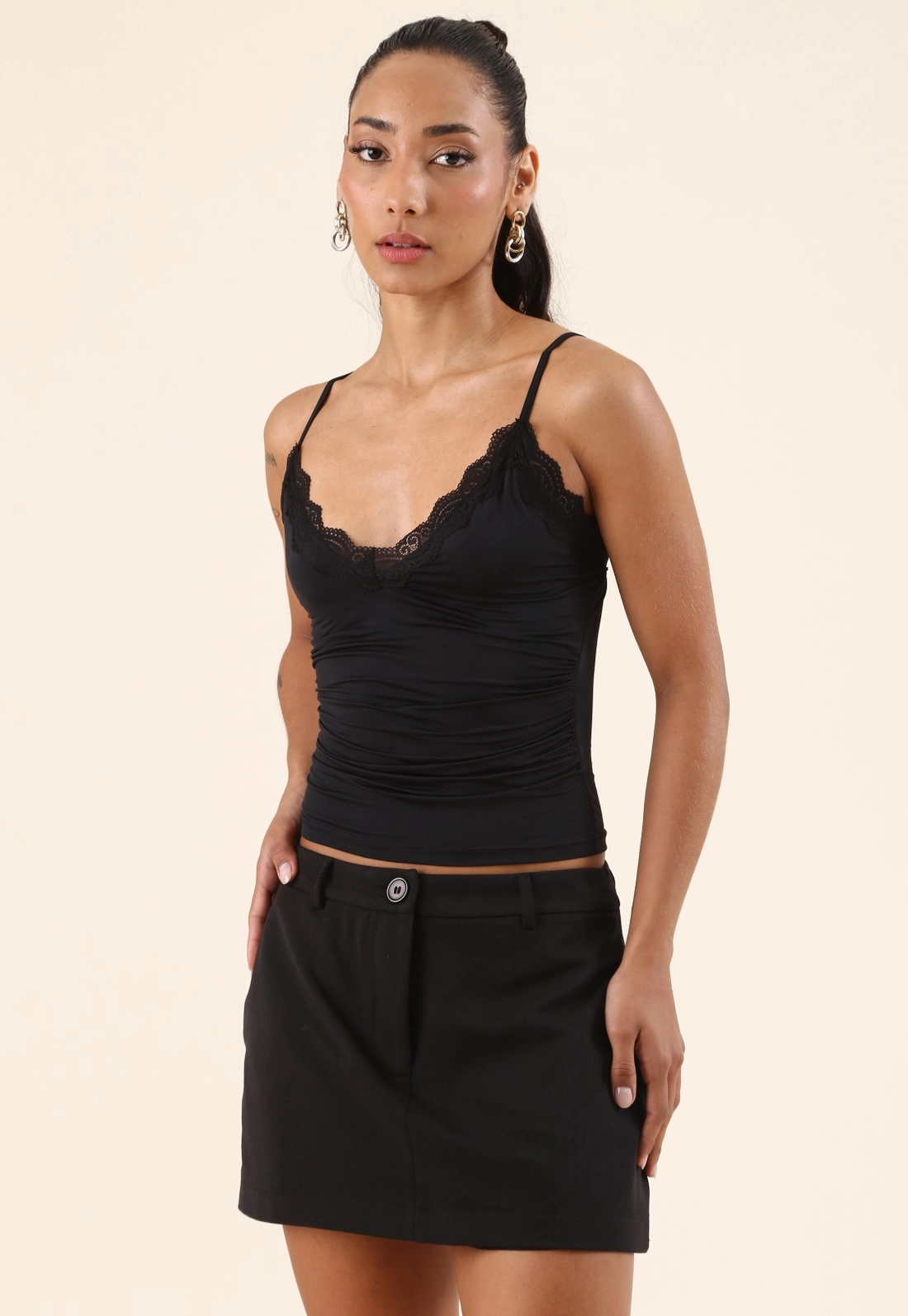 Short Saia Bolso Faca Em Alfaiataria