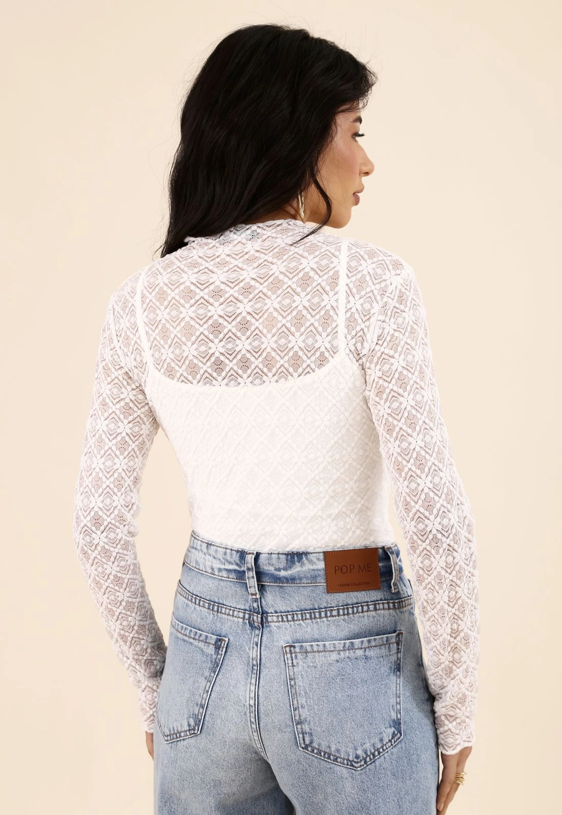 Blusa de Renda Manga Longa Com Gola