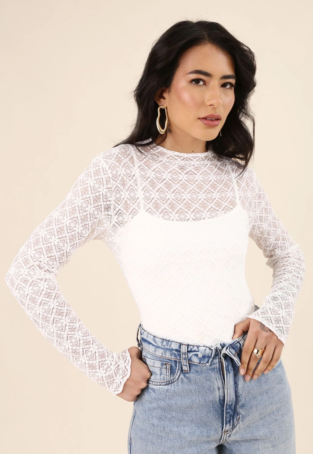 Blusa de Renda Manga Longa Com Gola