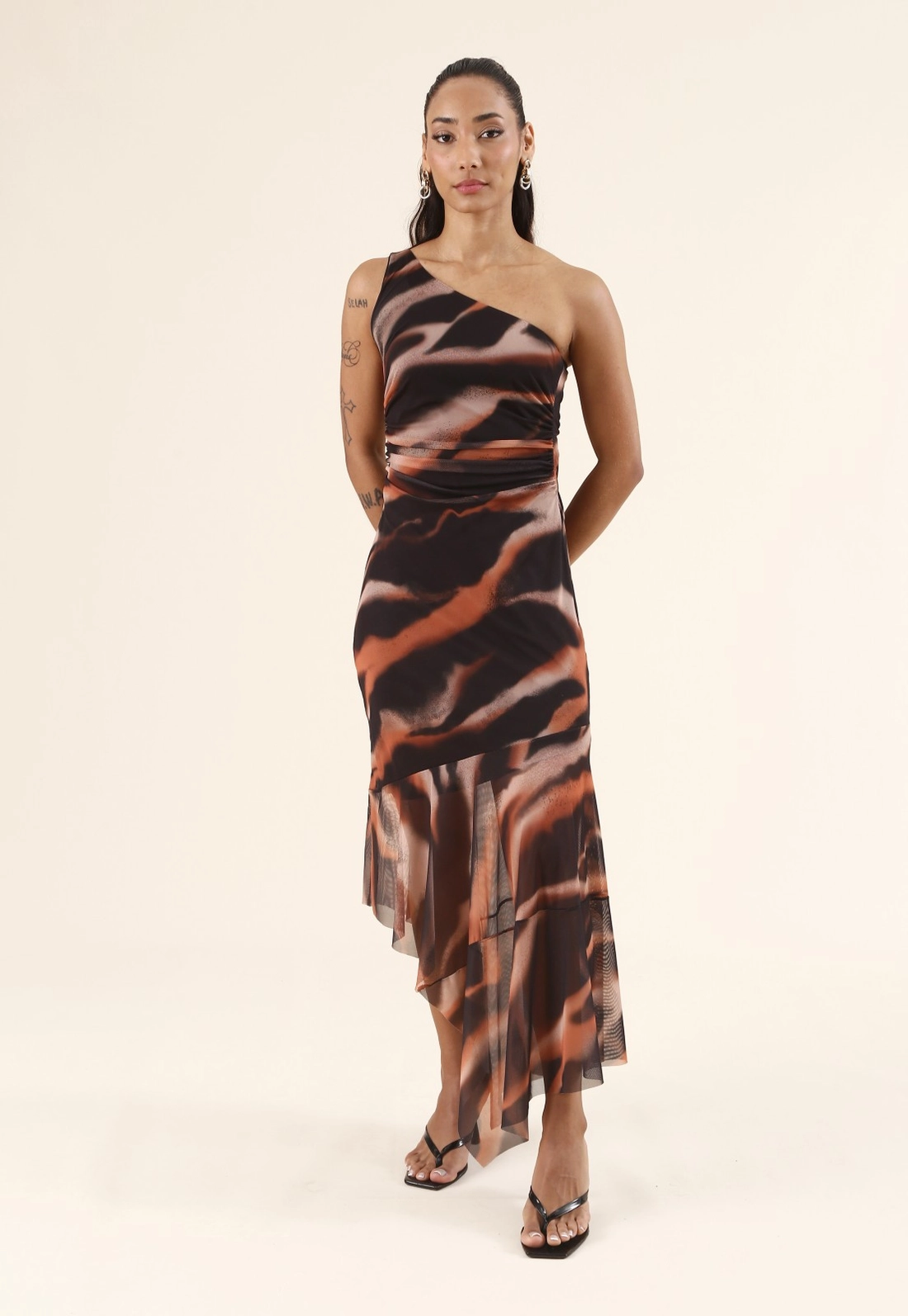 Vestido Midi Assimétrico Em Tule Estampado