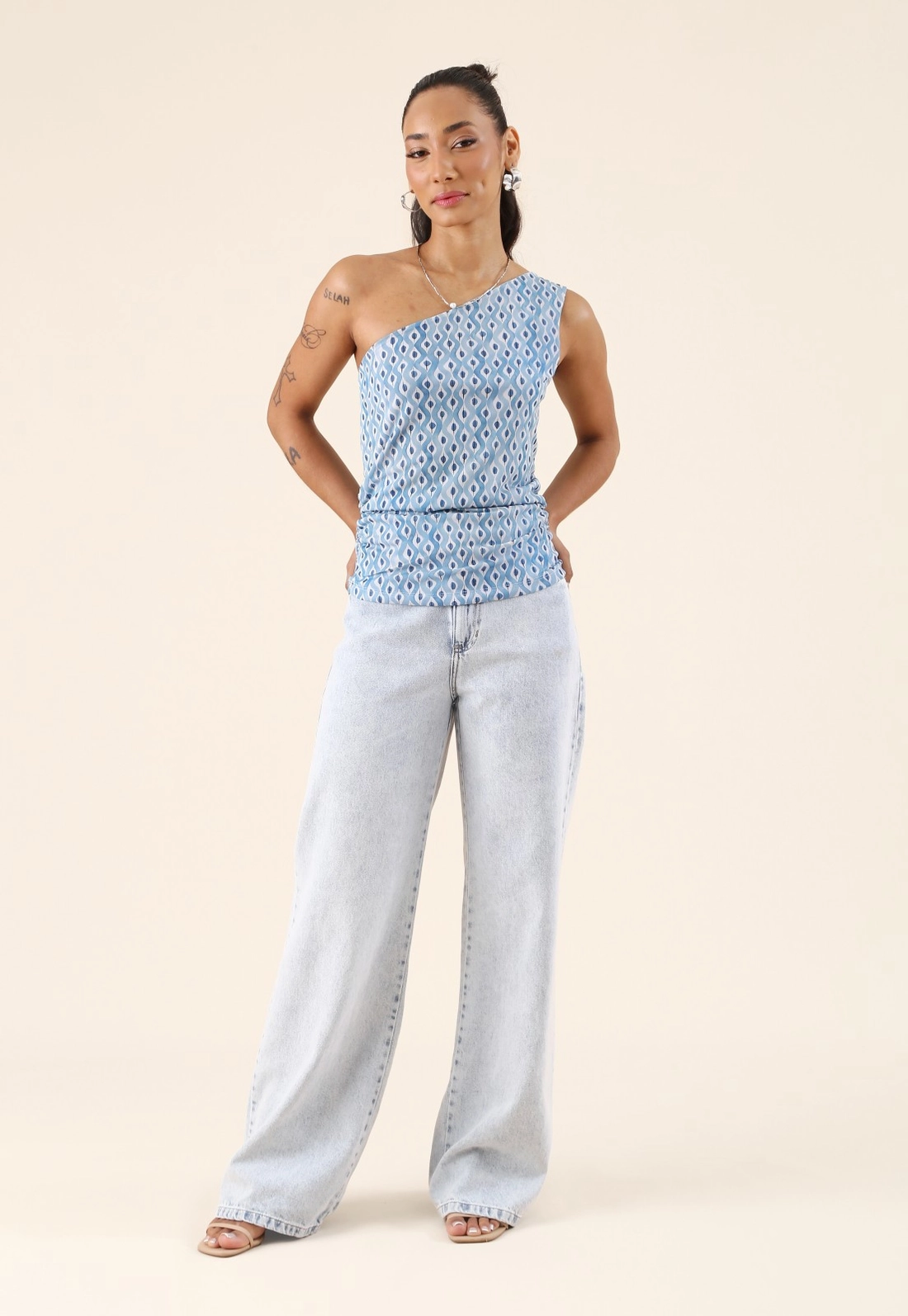 Blusa Ombro Só Em Tule Estampado Azul