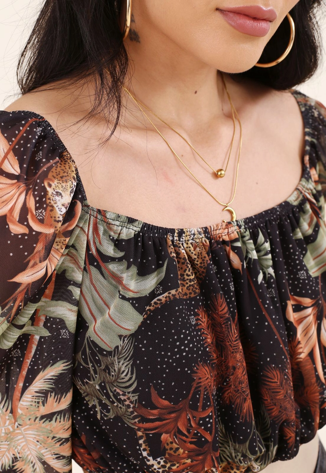 Cropped Manga 3/4 em Tule Estampado Tropical