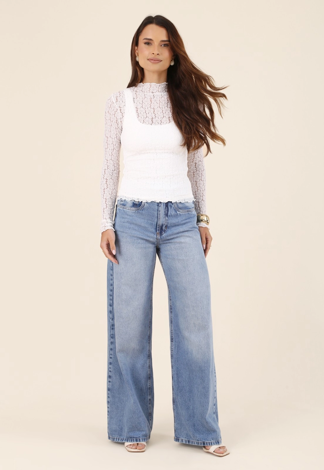 Blusa De Renda Manga Longa Gola Alta