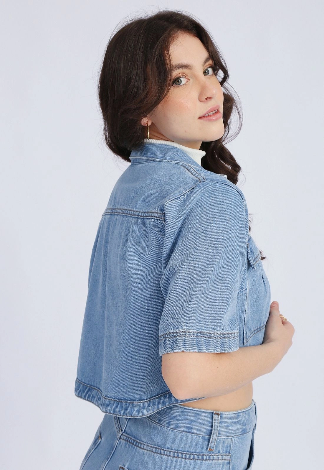 Camisa Jeans Manga Curta Bolso Frontal