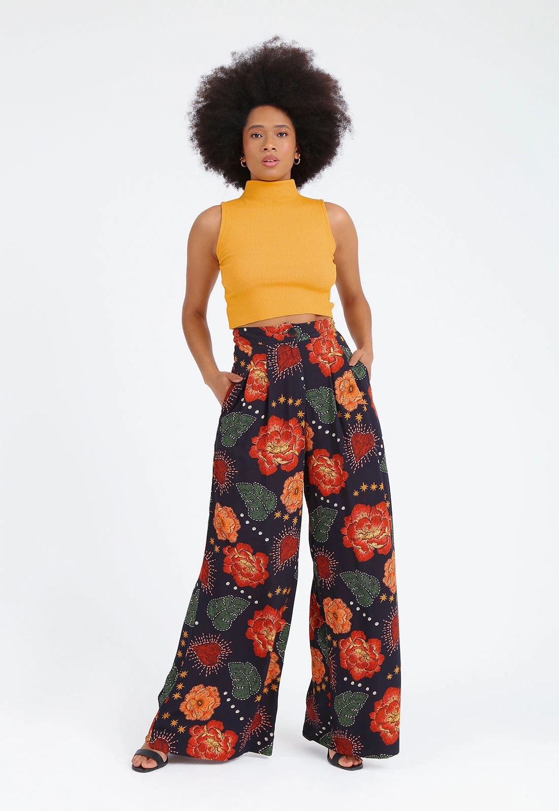Calça Viscose Pantalona Bolso Estampada