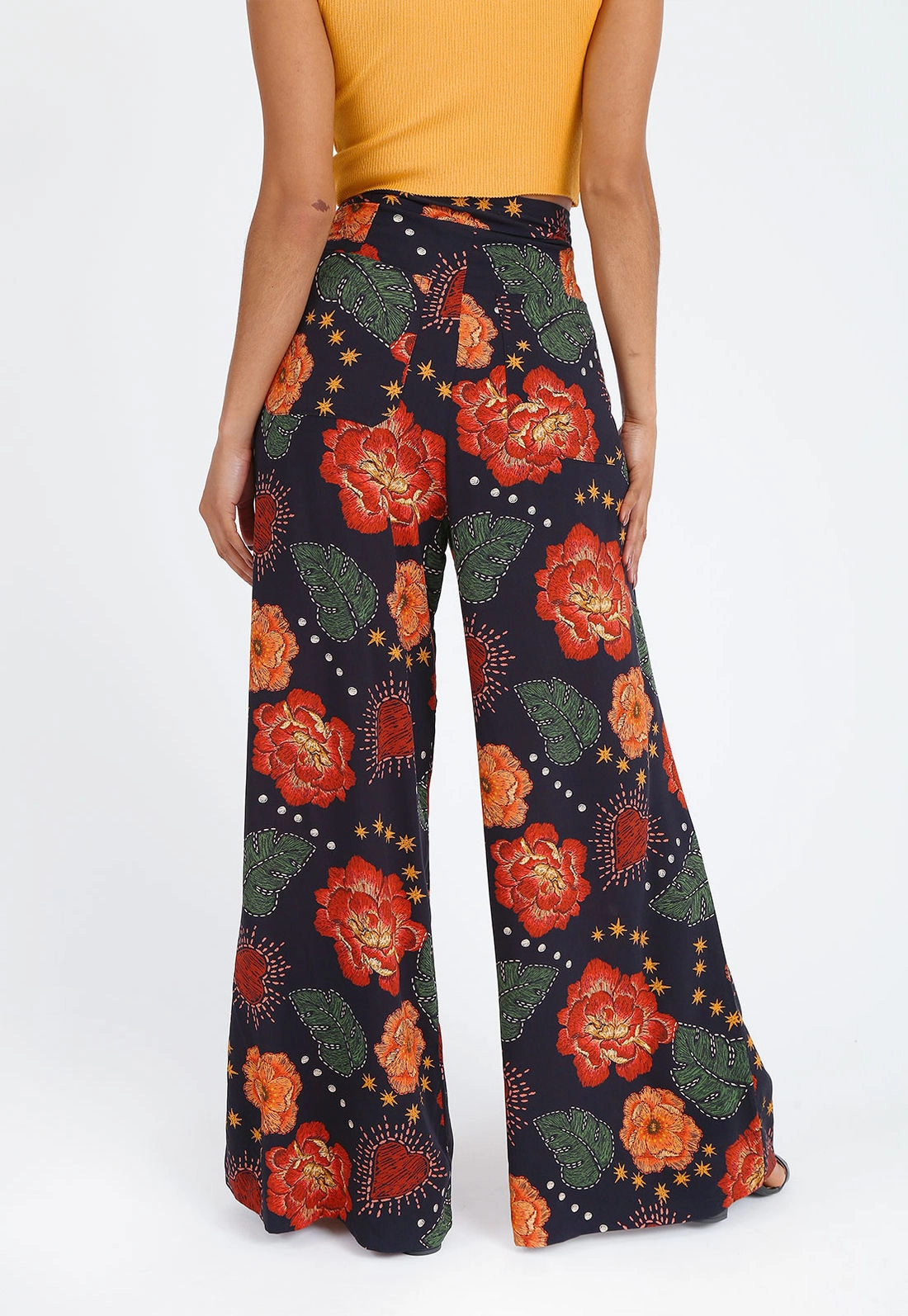 Calça Viscose Pantalona Bolso Estampada