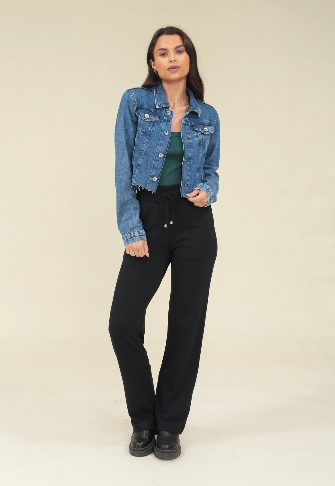 Jaqueta Jeans Cropped Barra Desfiada