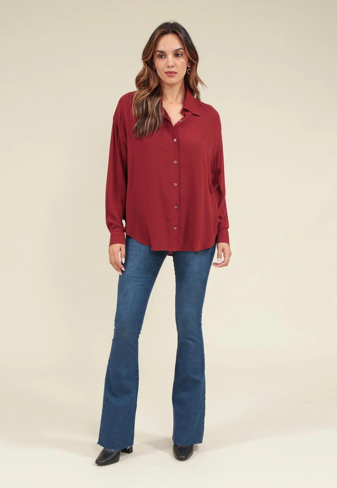 Camisa Crepe Manga Longa Barra Arredondada