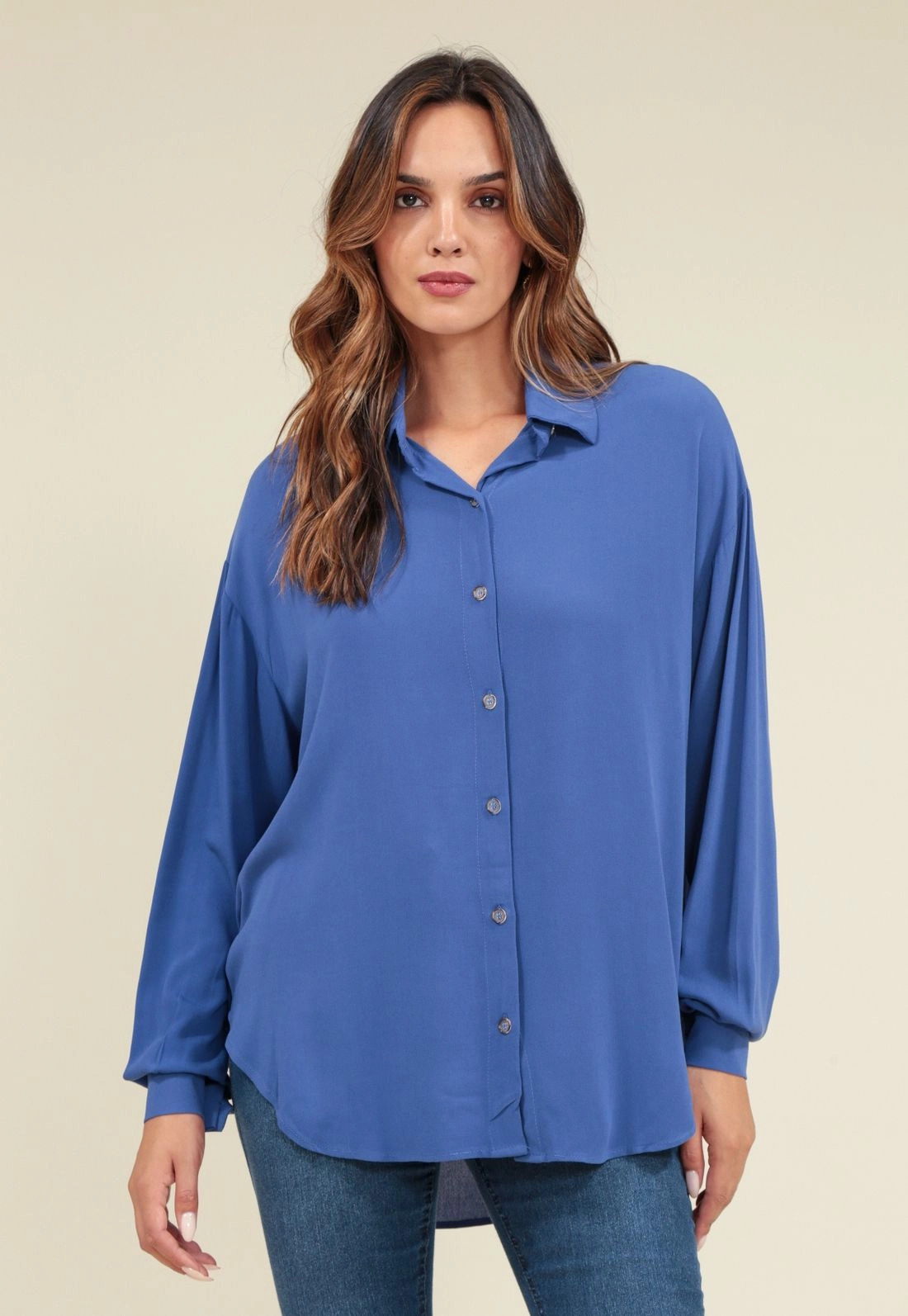 Camisa Crepe Manga Longa Barra Arredondada