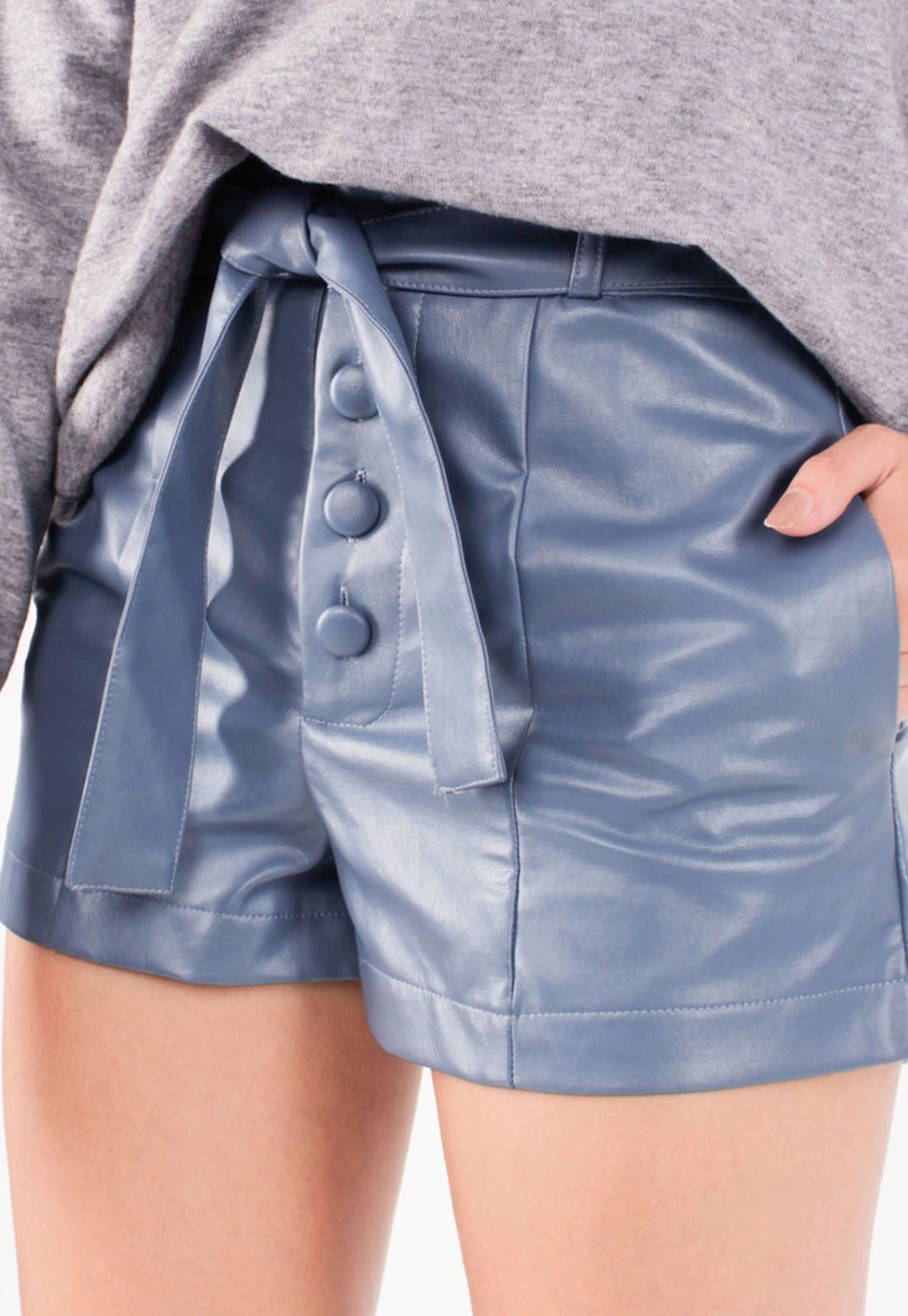 Shorts Couro Sintético Faixa